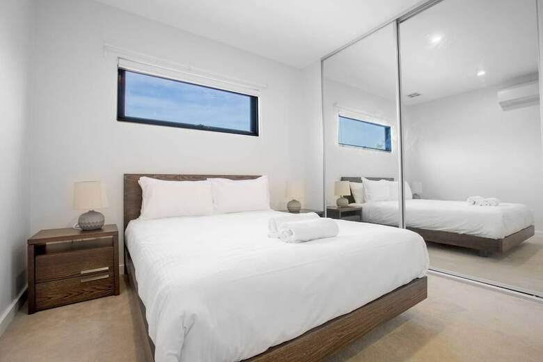 Designer Taste 2br Townhouse@hawthorn