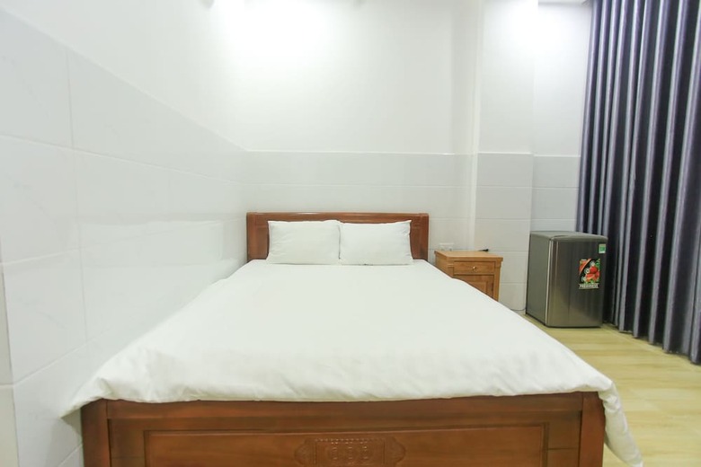 Hotel Oyo 1068 Fussa Hostel And Apartment