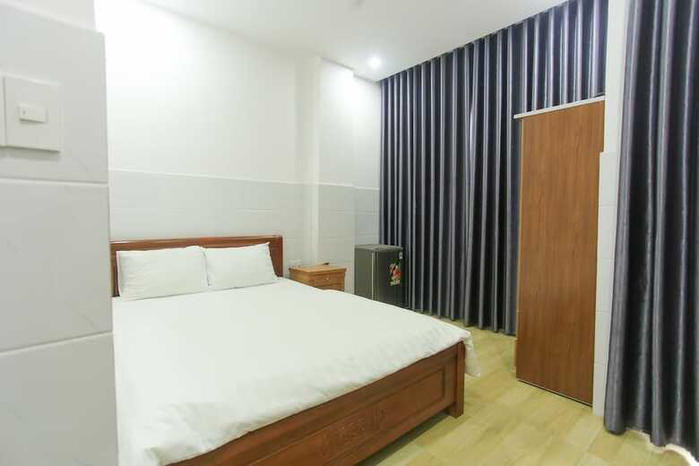 Hotel Oyo 1068 Fussa Hostel And Apartment
