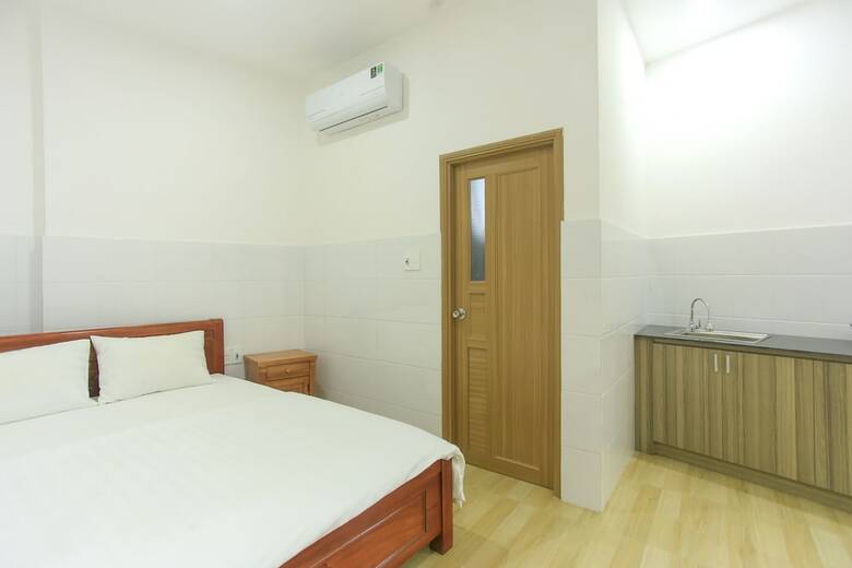 Hotel Oyo 1068 Fussa Hostel And Apartment