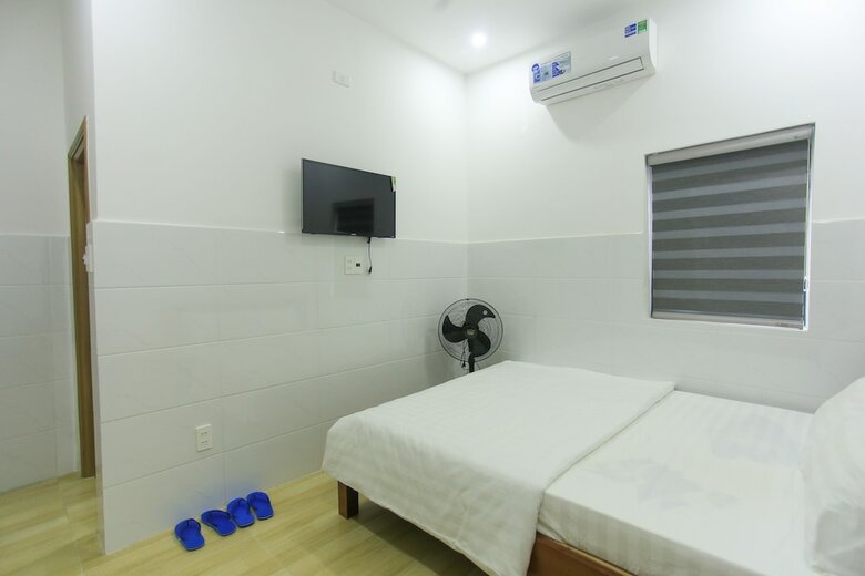 Hotel Oyo 1068 Fussa Hostel And Apartment