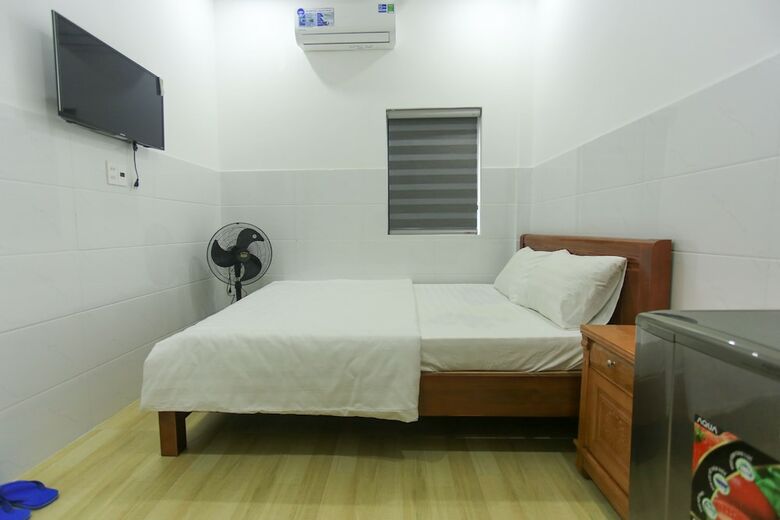 Hotel Oyo 1068 Fussa Hostel And Apartment