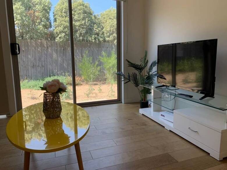 Hotel Delicate Bundoora Townhouse 10