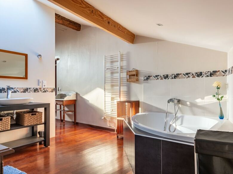 Villa Elegant Holiday Home In Olonzac With Private Swimming Pool