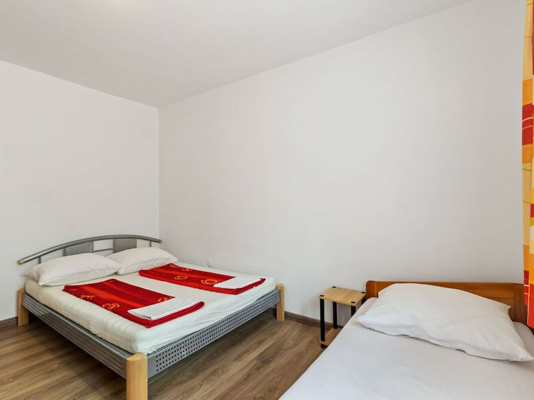 Simplistic Apartment In Jadranovo Near Sea Beach