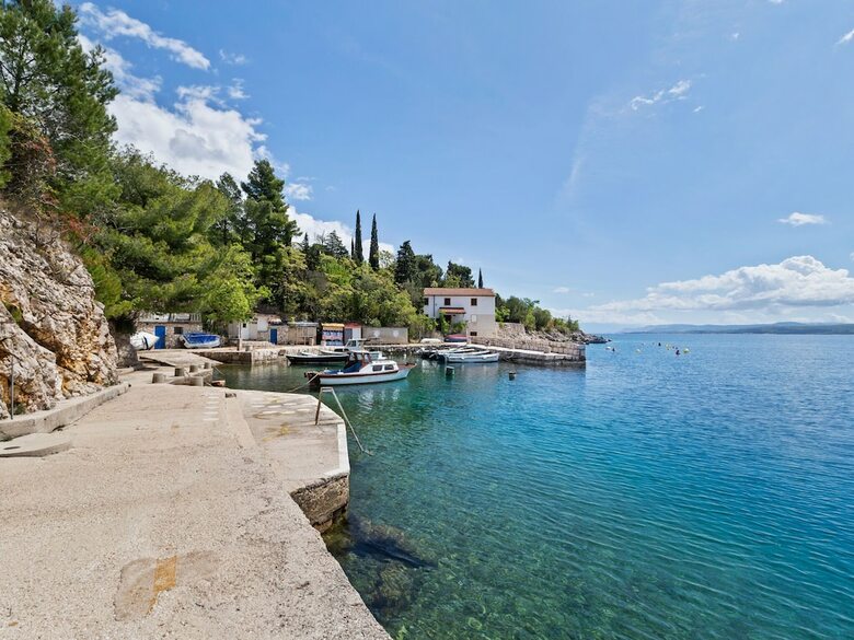 Simplistic Apartment In Jadranovo Near Sea Beach