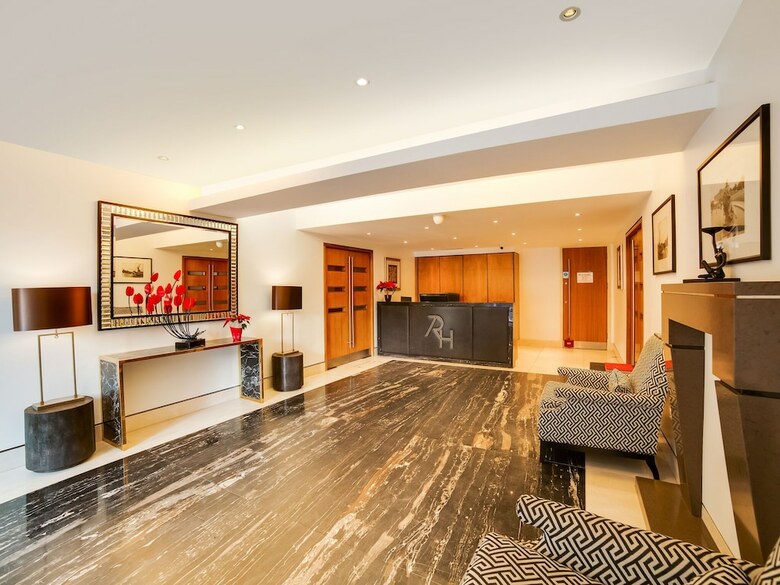 Modern Apartment In London With Sauna