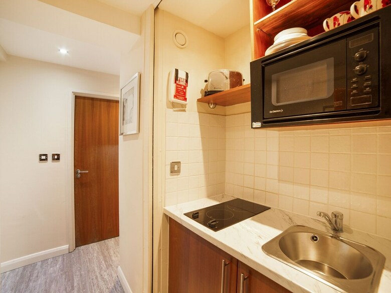 Apartamentos Simplistic Studio In London With Jacuzzi