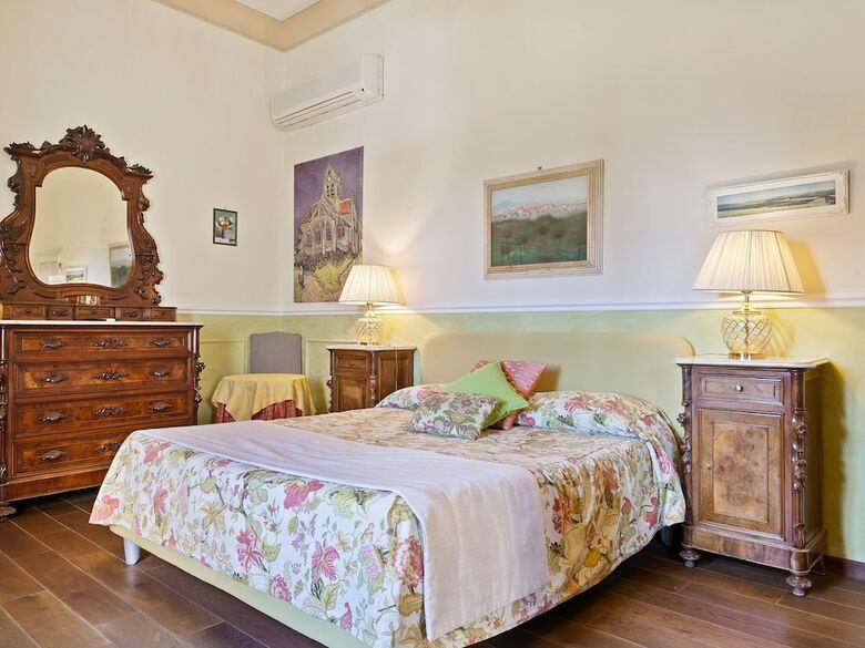 Classic Villa In Firenze With Whirlpool