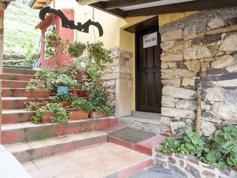 Alluring Holiday Home In Cutiellos With Garden
