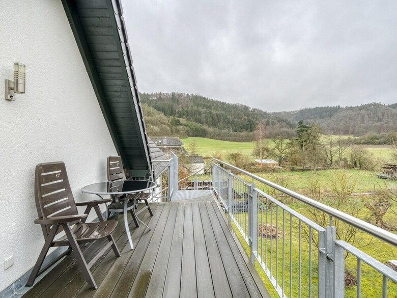 Comfortable Holiday Home In Insul With Balcony