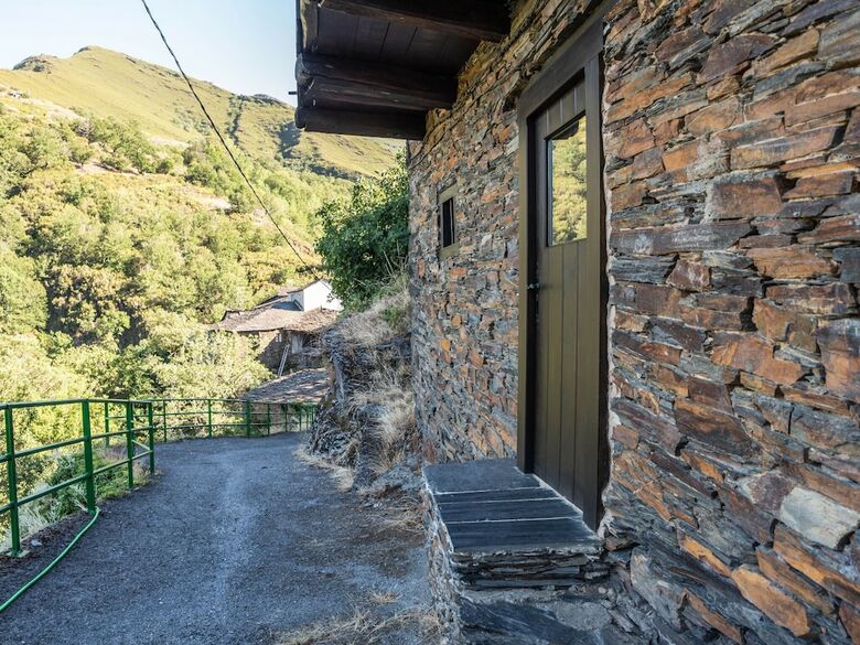 Secluded Cottage In Arnado With Balcony