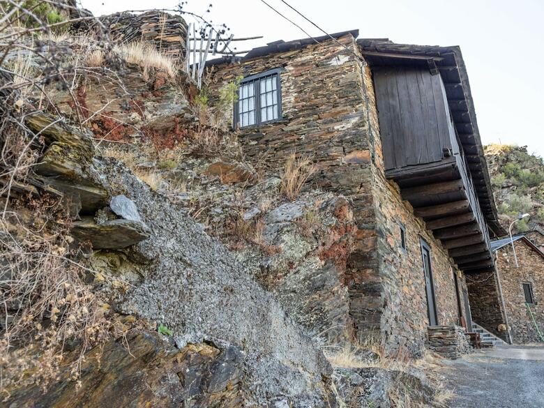 Secluded Cottage In Arnado With Balcony