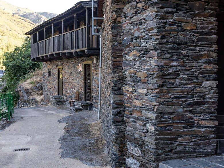 Secluded Cottage In Arnado With Balcony