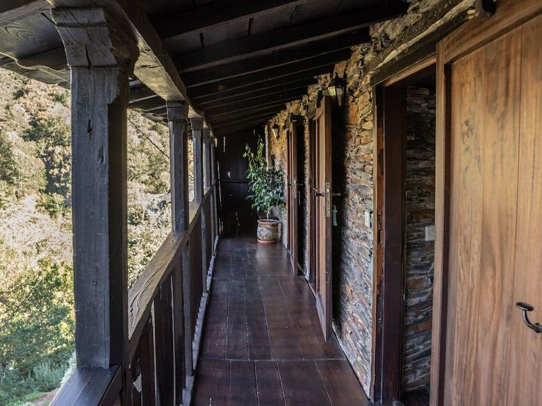 Secluded Cottage In Arnado With Balcony