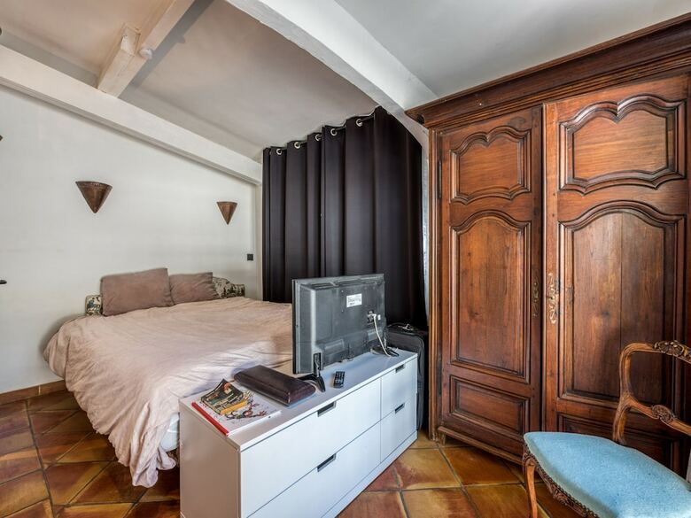 Charming Villa With Private Pool And In Quiet Area In La M�le
