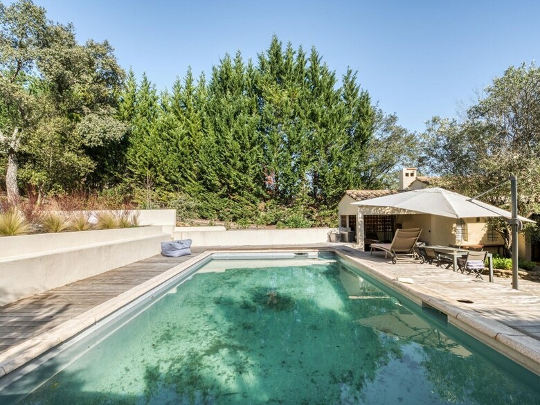 Charming Villa With Private Pool And In Quiet Area In La M�le