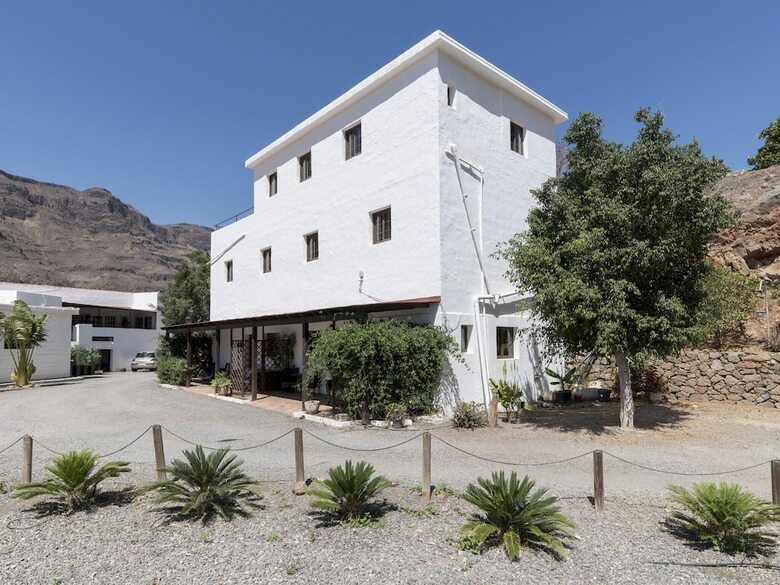 Valley-view Holiday Home In Fataga With Swimming Pool