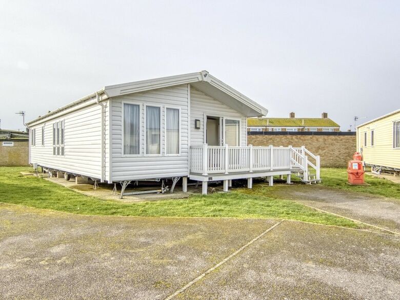 Cosy Home In Hastings With Balcony