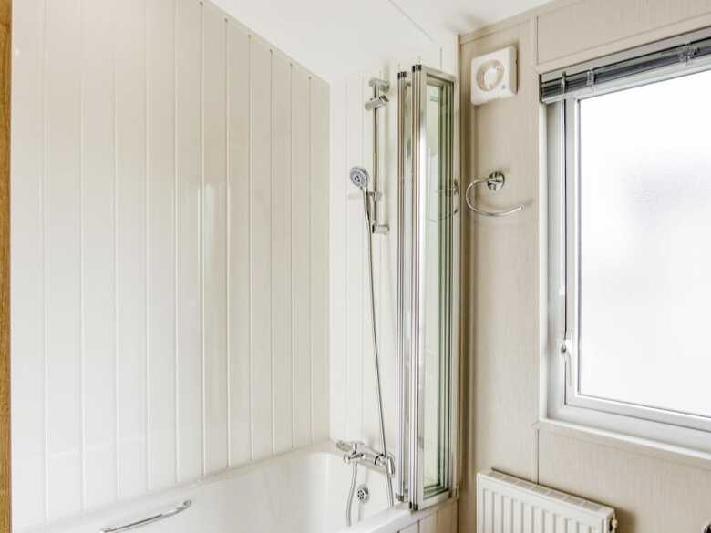 Cosy Home In Hastings With Balcony