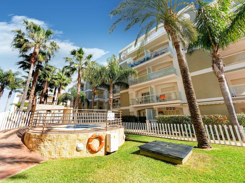 Majestic Apartment In D�nia With Jacuzzi