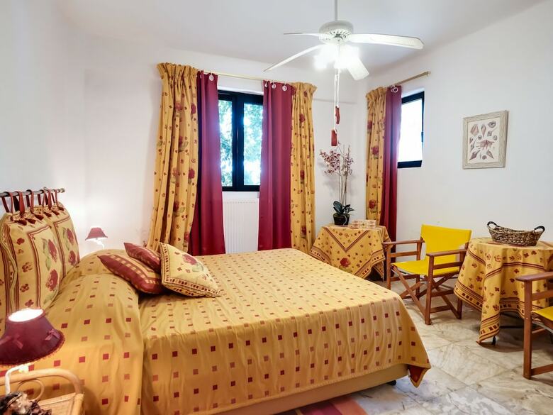 Vintage Holiday Home In Likorema With Terrace