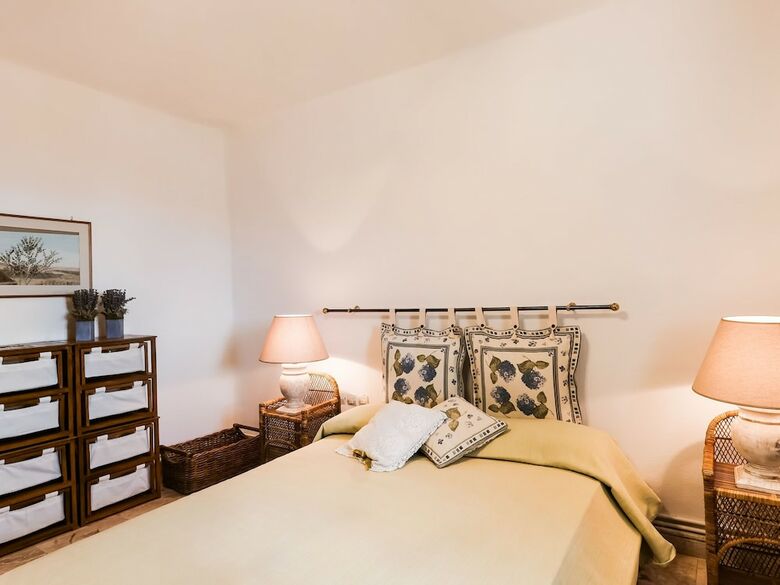 Vintage Holiday Home In Likorema With Terrace