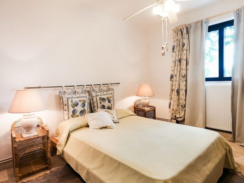 Vintage Holiday Home In Likorema With Terrace