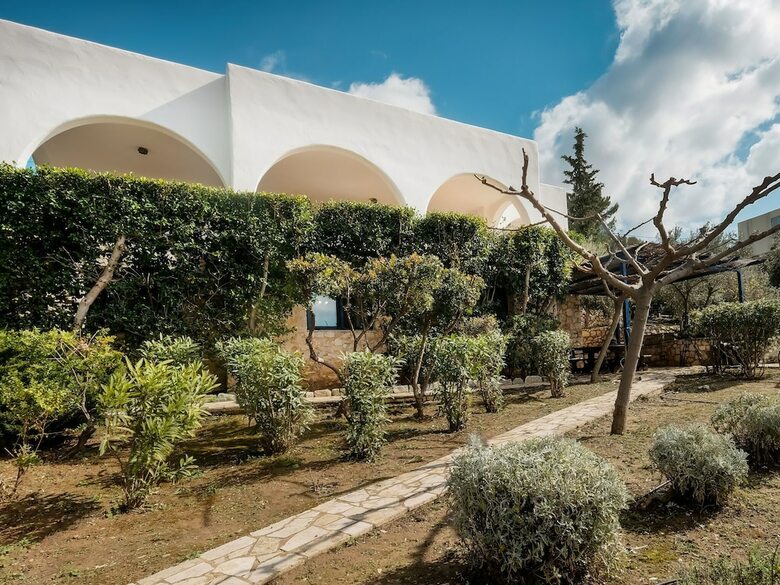 Vintage Holiday Home In Likorema With Terrace