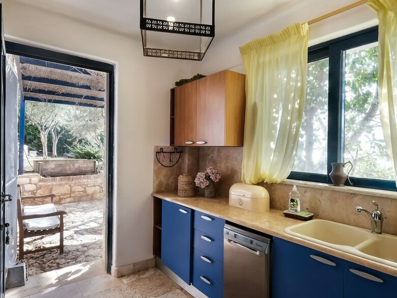 Vintage Holiday Home In Likorema With Terrace