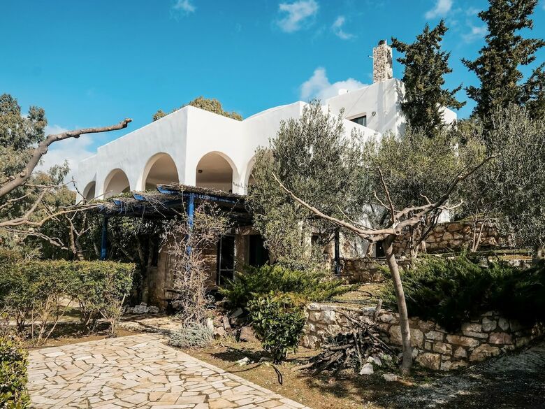 Vintage Holiday Home In Likorema With Terrace