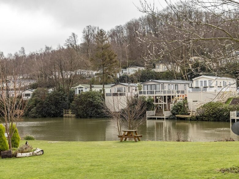Serene Mobile Home In Hastings Near Smugglers Adventure