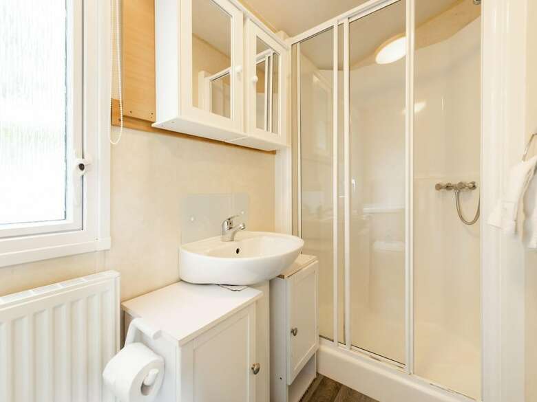 Serene Mobile Home In Hastings Near Smugglers Adventure