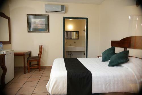 Hotel Posada Santa Fe