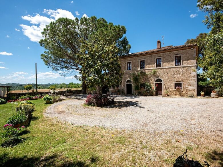 Vintage Apartment In Rapolano Terme With Swimming Pool