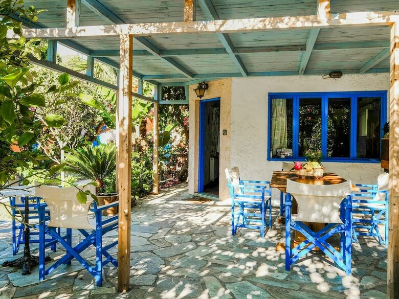 Charming Holiday Home In Palaiochora Near Seabeach