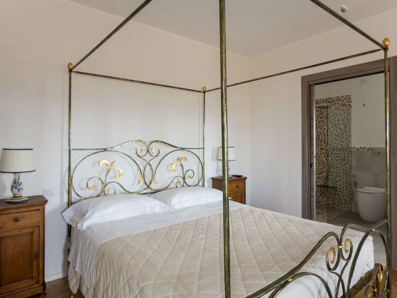 Vintage Holiday Home In Collazzone With Swimming Pool