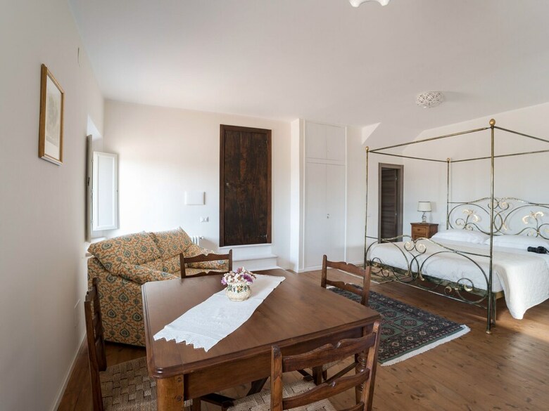 Vintage Holiday Home In Collazzone With Swimming Pool