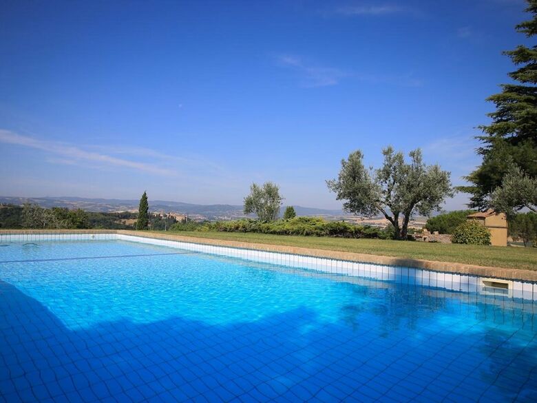 Vintage Holiday Home In Collazzone With Swimming Pool
