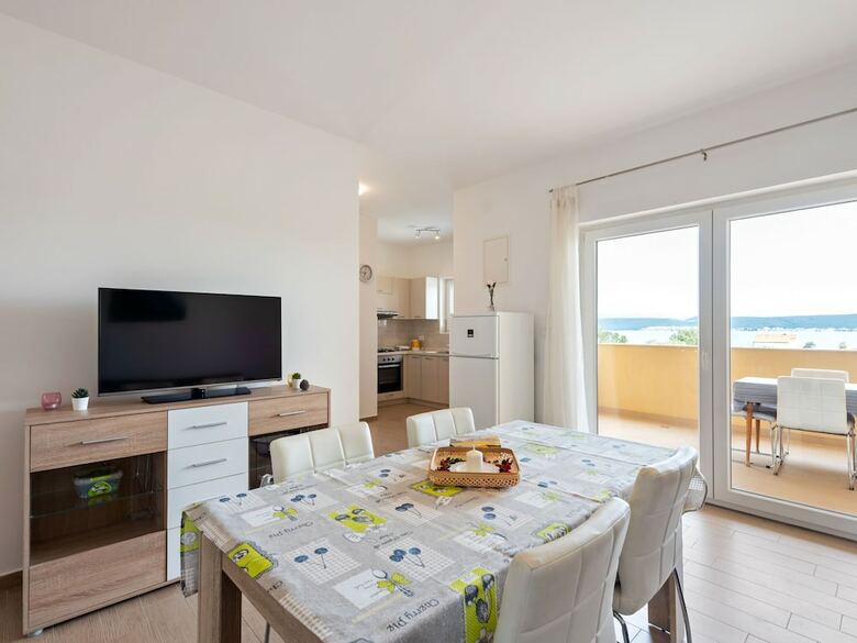 Simplistic Apartment In Nevi?ane Near The Sea