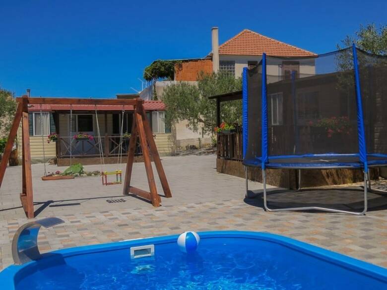 Apartamento Fabulous Holiday Home In Pako?tane With Swimming Pool