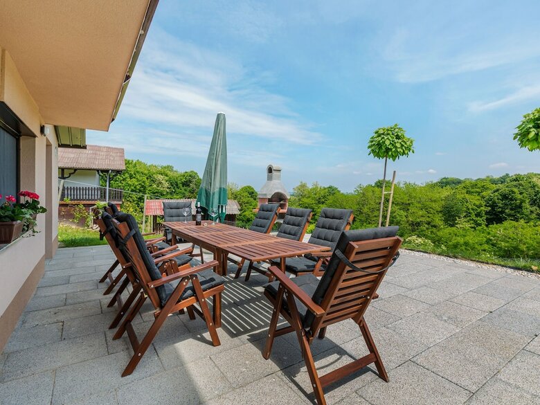 Alluring Holiday Home In Dragoslavec With Barbecue