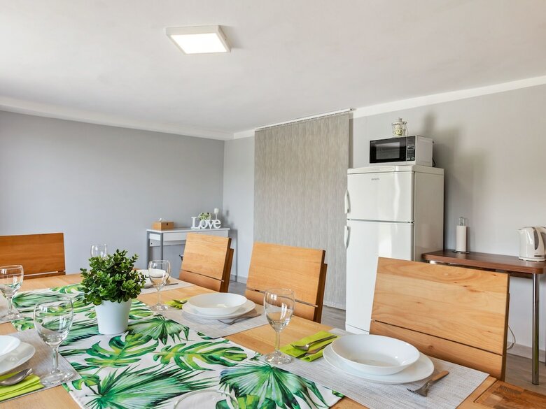 Alluring Holiday Home In Dragoslavec With Barbecue