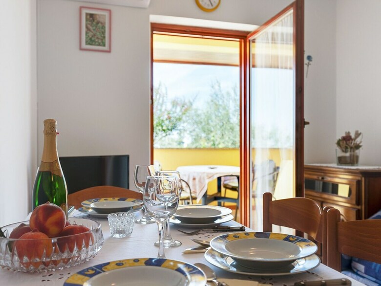 Secluded Apartment In Pore? With Garden