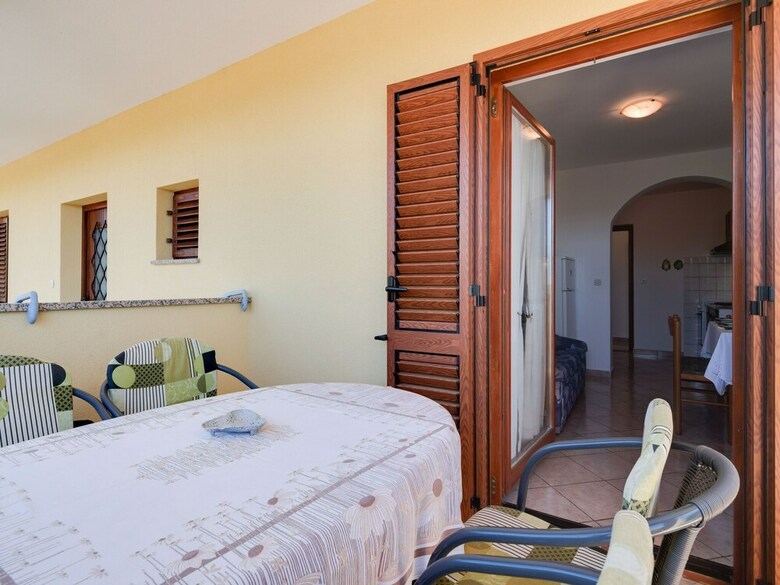Secluded Apartment In Pore? With Garden
