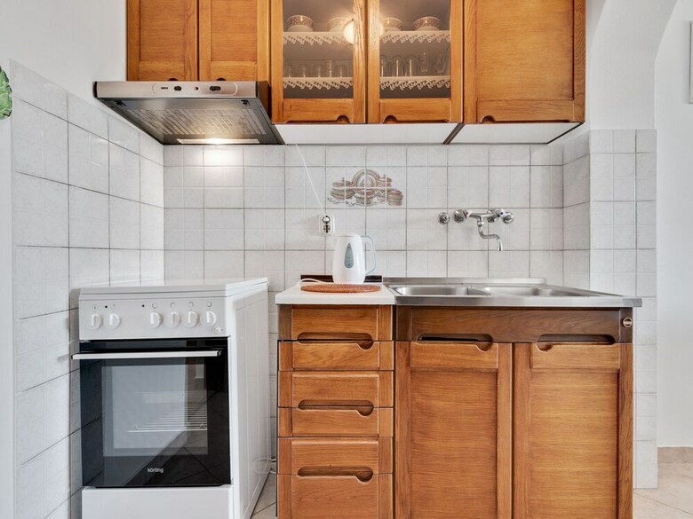 Secluded Apartment In Pore? With Garden