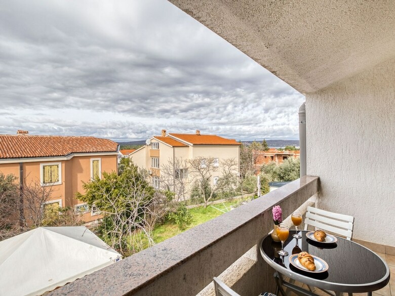 Modern Apartment In Punat With Balcony