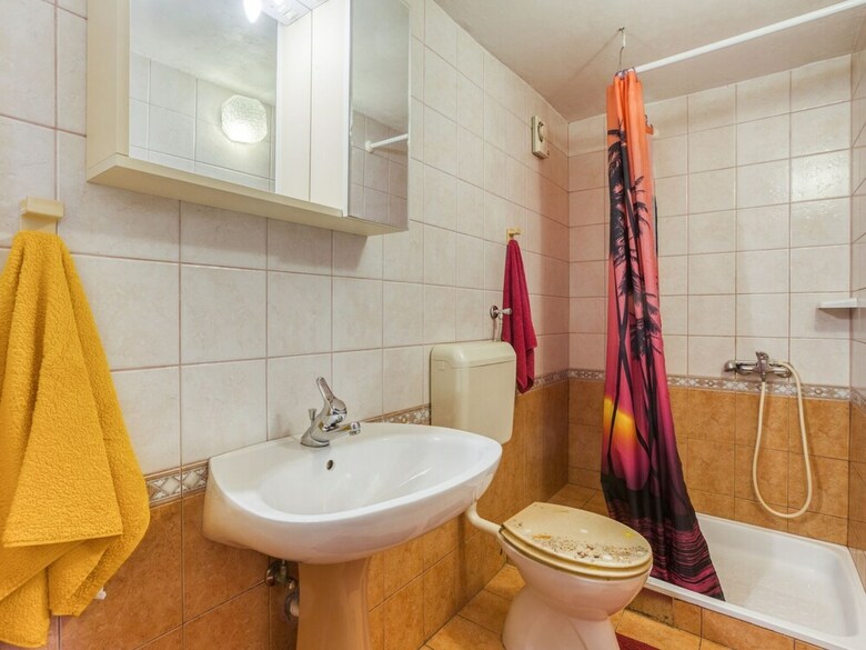 Modern Apartment In Punat With Balcony