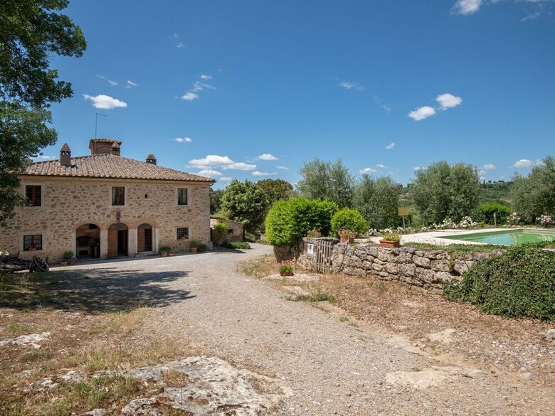 Traditional Apartment In Rapolano Terme With Swimming Pool