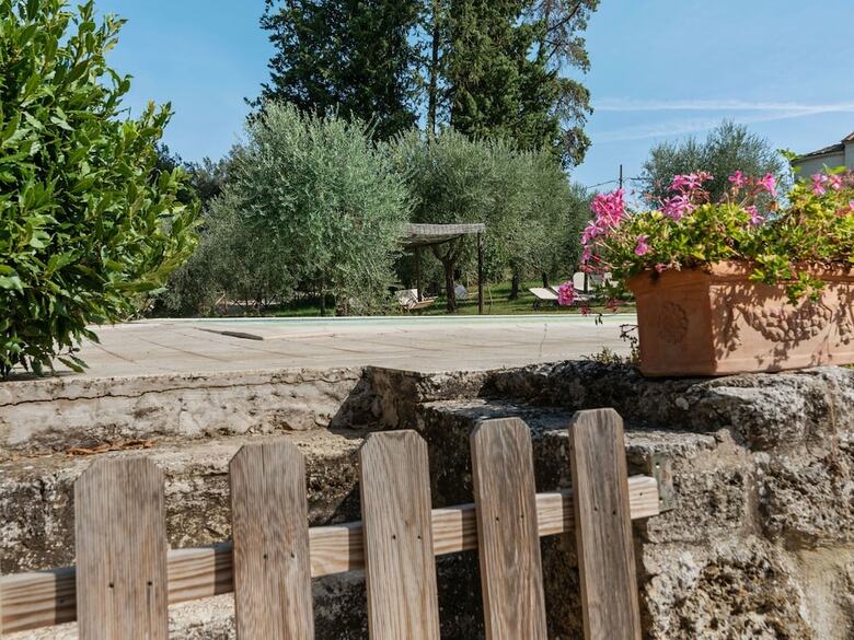 Scenic Apartment In Rapolano Terme With Swimming Pool